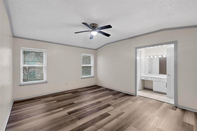 Building Photo - 3925 Brandon Park Dr