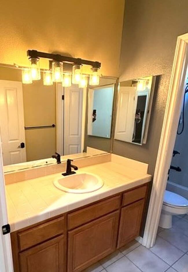 Building Photo - Gorgeous turn key 3 bedroom house