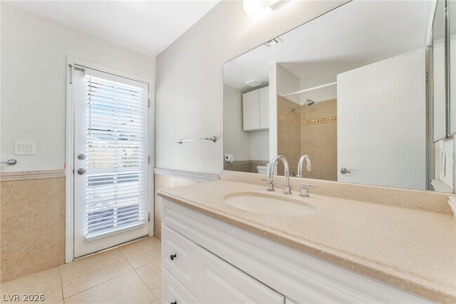 Building Photo - 741 Autumn Moon Dr