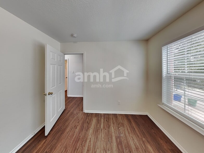 Building Photo - 8802 Mission Mdw