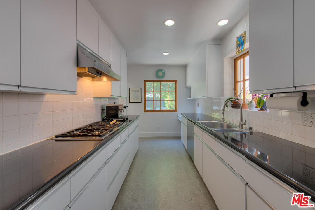 Building Photo - 4111 Allott Ave