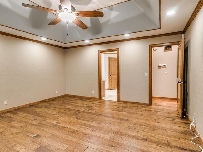 Building Photo - *Rare Find* Stunning Brookhaven 4 Bed 2.5 ...