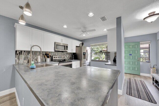 Building Photo - 21866 Cypress Cir