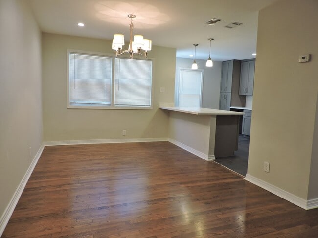 Building Photo - Remodeled Berkeley Triplex with 2 Bedrooms and 2 and 1/2 Baths