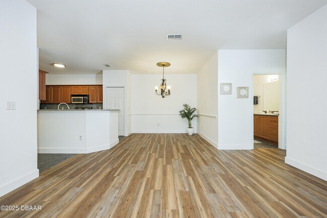 Building Photo - 830 Airport Rd