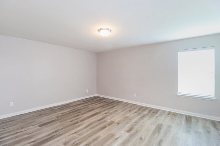 Building Photo - 900 Princewood DR