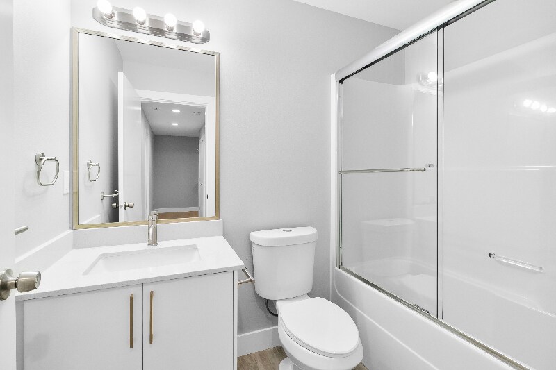 Building Photo - 5726 Sterling Ave