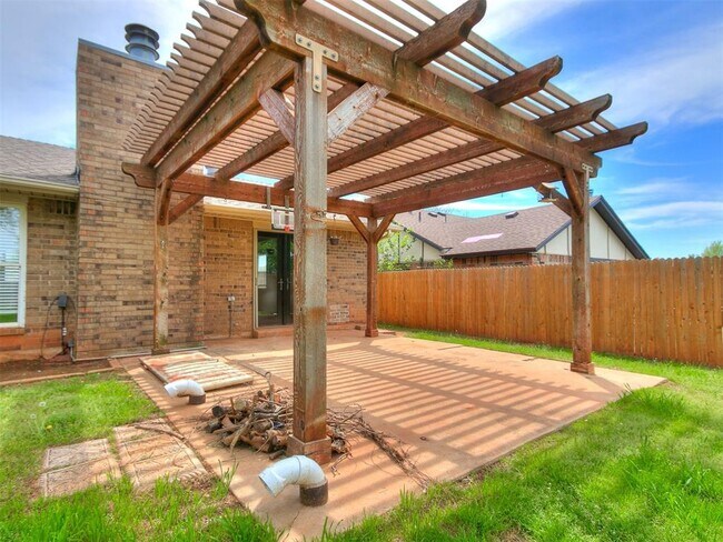 Building Photo - 117 Sonora