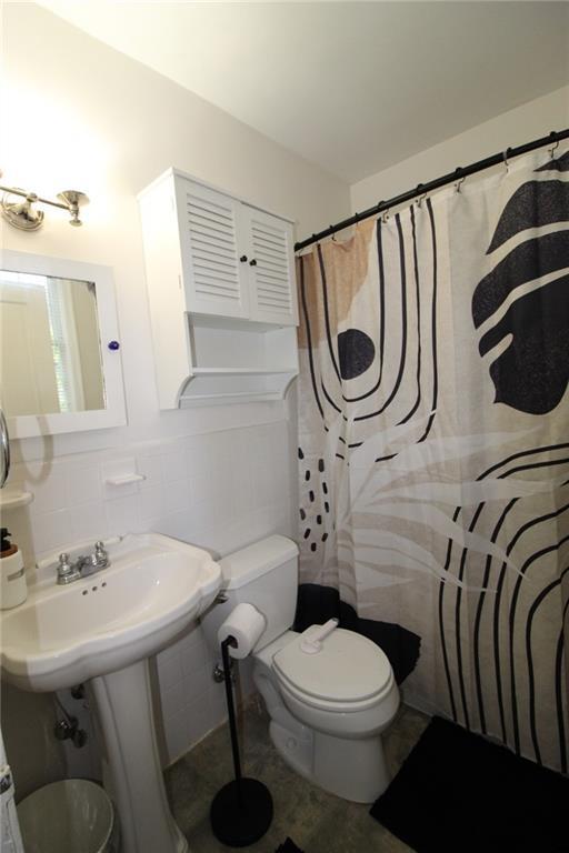 Building Photo - 936 East Lake Dr