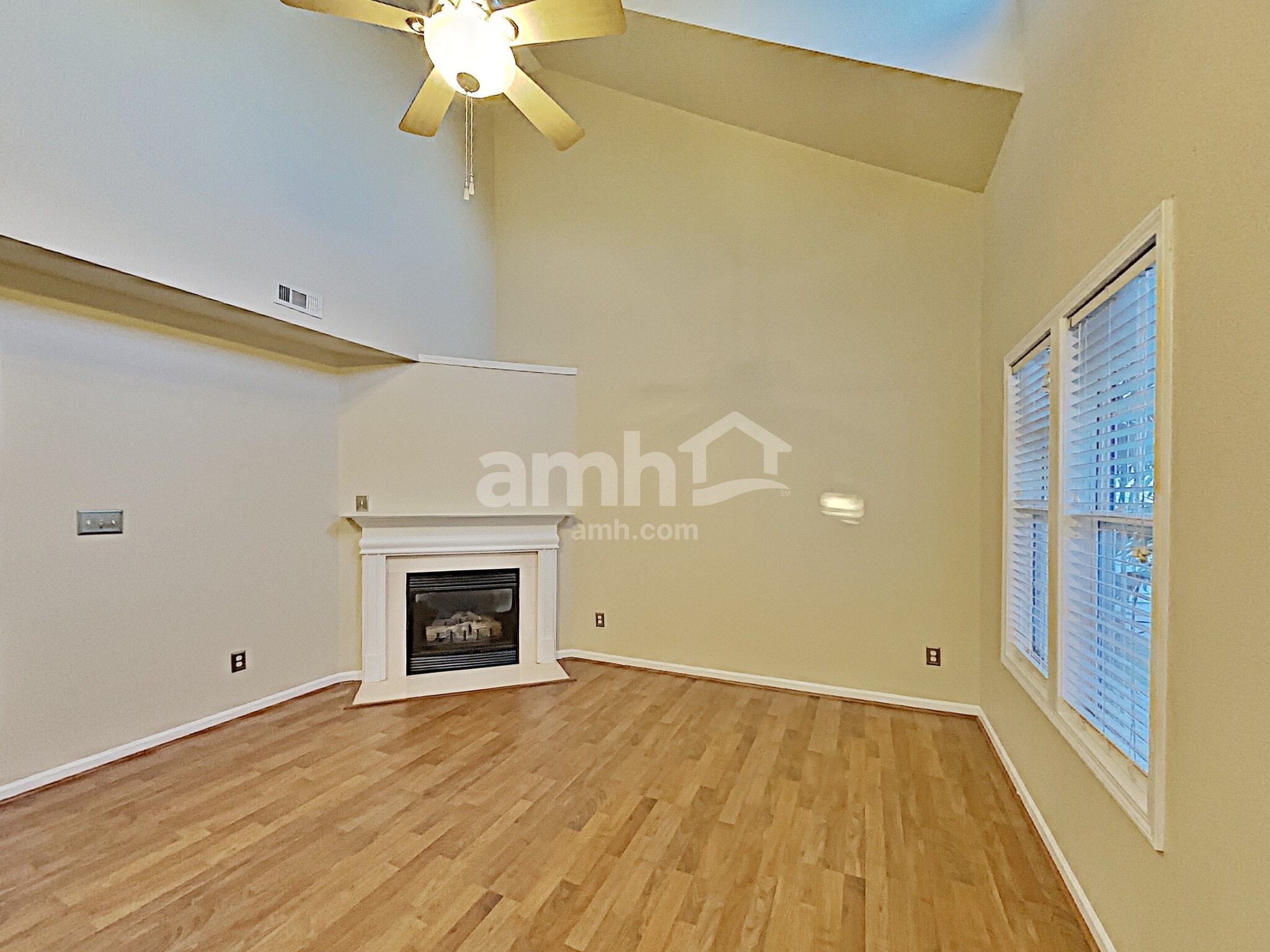 Building Photo - 10206 Orchard Grass Ct
