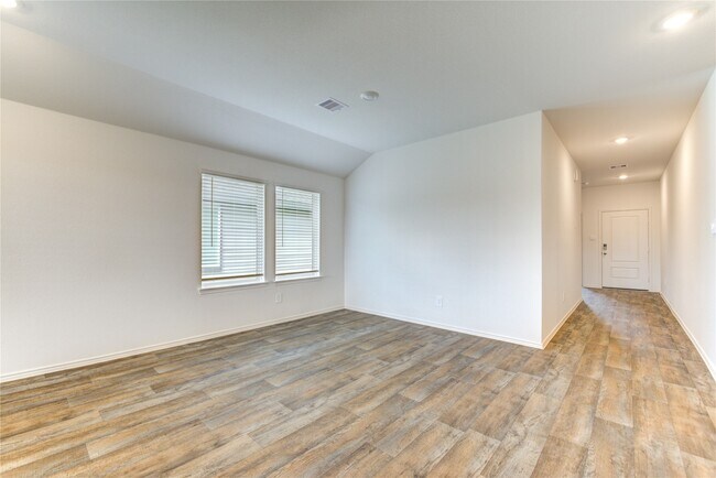 Building Photo - 30507 Carter Cv