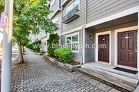 Building Photo - 3 Bed,2 Bath Townhome By the Columbia River in Northwynd Community