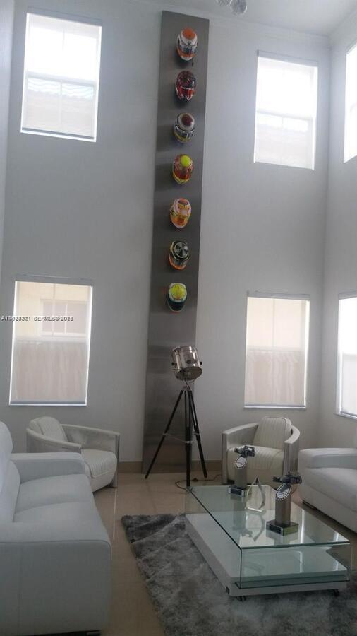 Building Photo - 7903 NW 111th Ct