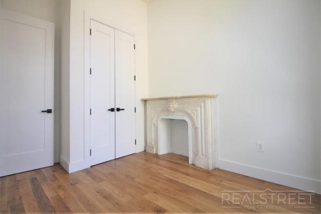 Building Photo - 3 bedroom in BROOKLYN NY 11206