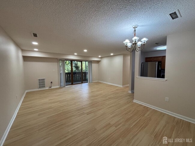Building Photo - 215 Aspen Dr