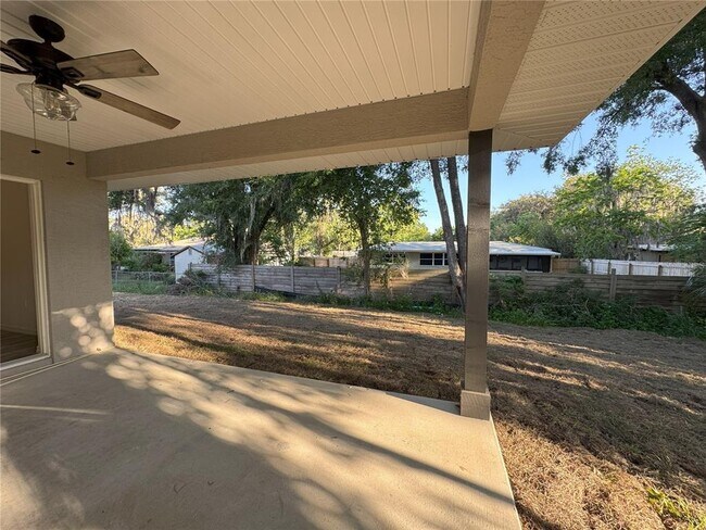 Building Photo - 1112 Eden Dr