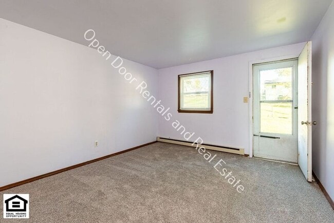 Building Photo - 701 Lake Ave