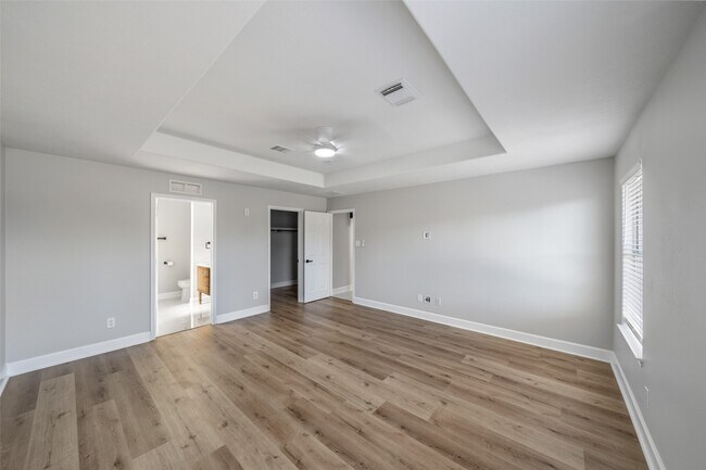 Building Photo - 1111 Kingbriar Cir