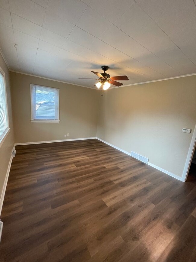 Building Photo - $1050 month/deposit Rare find! Remodeled 3bd Ranch 2 car garage in Savage Addition!