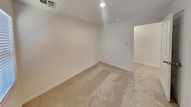 Building Photo - 1840 Wolford Wy