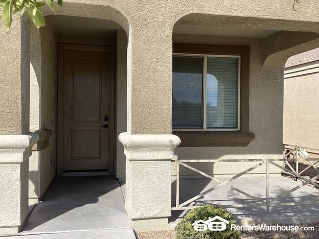 Building Photo - North Phoenix Beauty 4bed + den 3bath clos...
