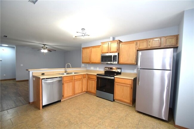 Building Photo - 132 Sage St