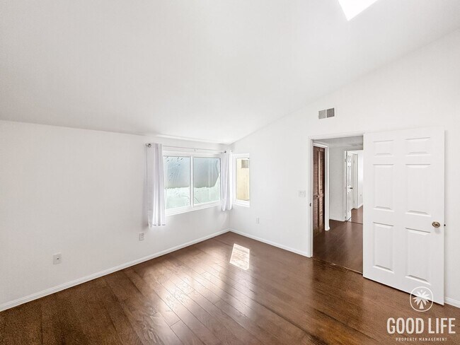 Building Photo - Great 2B/2.5BA Townhome in Kensington!
