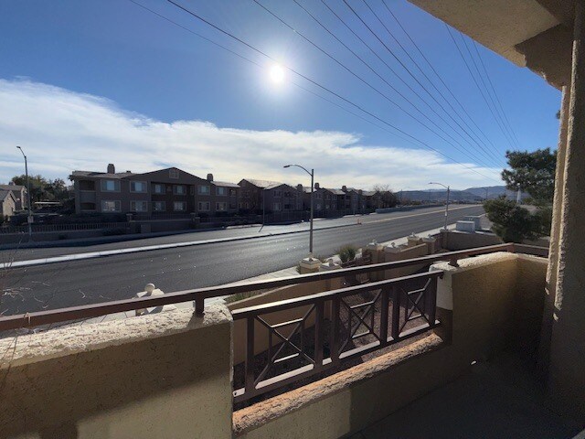 Building Photo - 8070 W Russell Rd