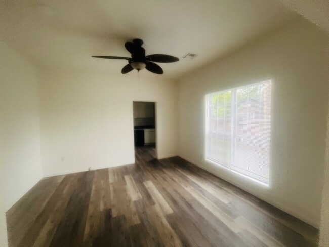 Building Photo - 601 Bigbee Dr
