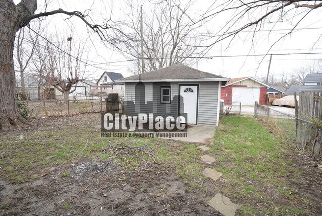 Building Photo - 1602 Spruce St