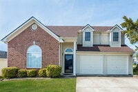 Building Photo - 2025 Candlewood Dr