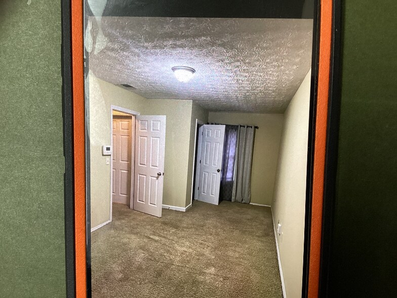 Building Photo - 2979 Kenville Ln