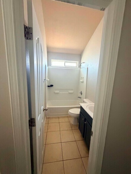 Building Photo - 4516 Lorenzo Ponce Dr