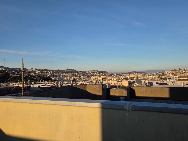 Building Photo - 163 Rae Ave