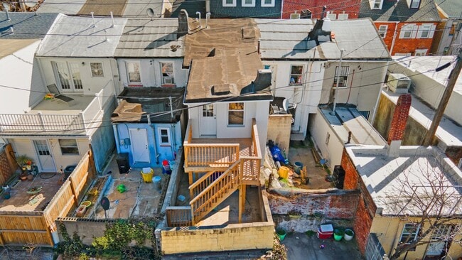 Building Photo - 208 S Durham St