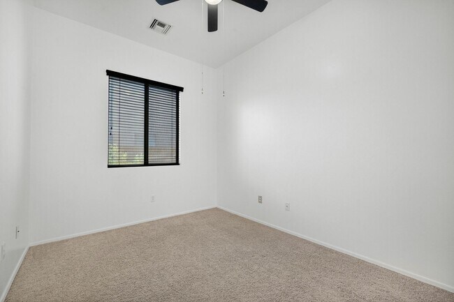 Building Photo - Beautiful Home with Pool and Spa and 3 car...