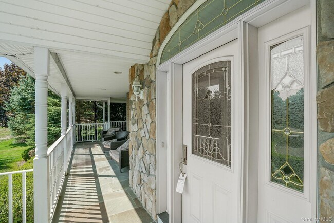 Building Photo - 24 Charnwood Dr