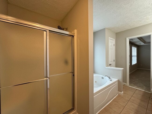 Building Photo - Spacious 4 Bed 2.5 Bath Home in Carolina Lakes