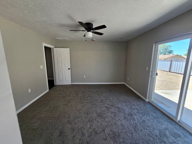 Building Photo - ***NEW*** 3-bedroom, 2-bath home in Albuquerque with all the modren finishes!