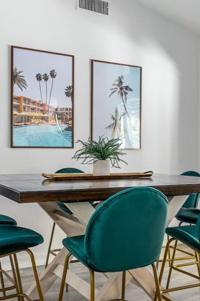 Building Photo - Beautiful fully furnished 3 bedroom home in Palm Springs (Monthly Only - No Long Term)