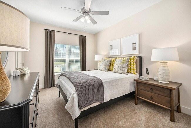 Building Photo - 1109 Augusta Dr