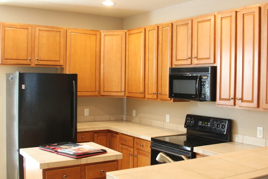 Kitchen 2 - 833 S Weber St
