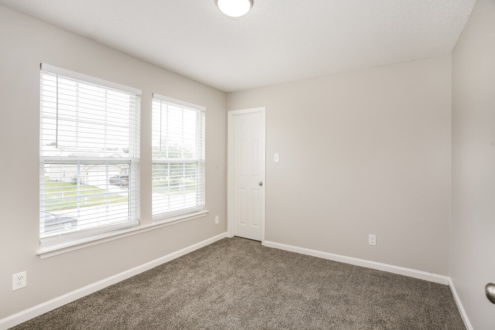 Building Photo - 5609 Woodland Trace Blvd