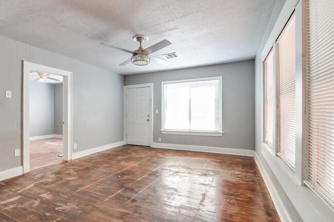 Building Photo - Charming 3-Bedroom Home in OKC – Available...