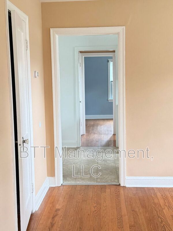 Building Photo - 8401 Greenwood Ave