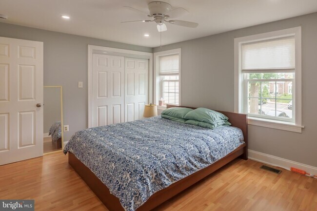 Building Photo - 5776 Yellowrose Ct