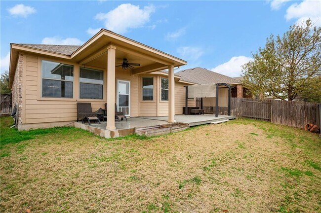 Building Photo - 2820 Garnet Ridge Dr