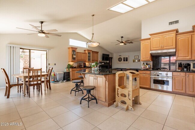 Building Photo - 3829 E Ahwatukee Dr