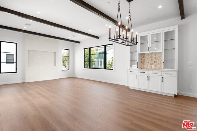 Building Photo - 930 Lincoln Blvd