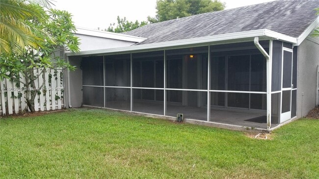 Building Photo - 11071 SW 11th Pl